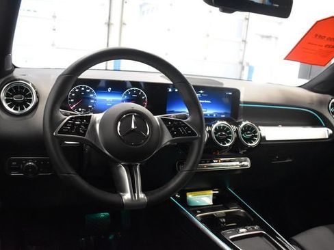 New 2026 Mercedes-Benz GLB 250 4MATIC image 23