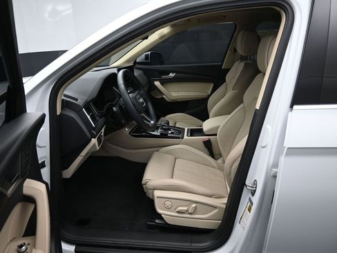 Used 2022 Audi Q5 2.0T Prestige w/ Prestige Package image 9