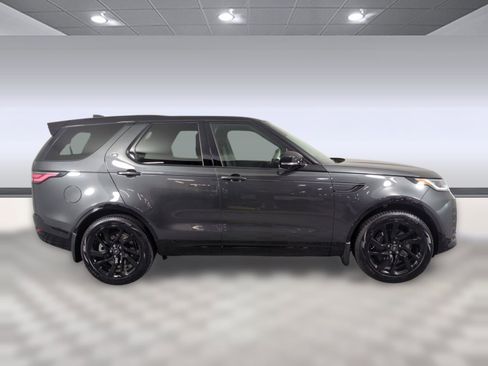 Used 2025 Land Rover Discovery Dynamic SE image 6