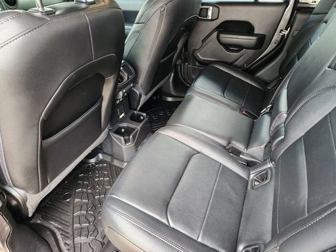 Used 2023 Jeep Gladiator Sport AWD/4WD image 31