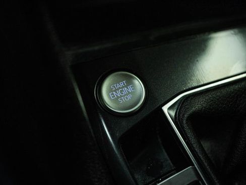 Used 2022 Volkswagen Tiguan SE image 19