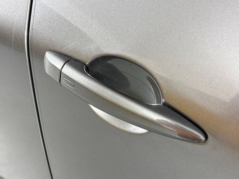 Used 2024 Nissan Rogue SV AWD/4WD image 15