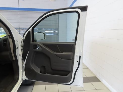 Used 2017 Nissan Frontier PRO-4X w/ Pro-4x Luxury Package image 28