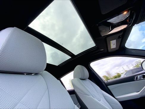 Certified 2024 BMW X6 xDrive40i w/ Premium Package image 13