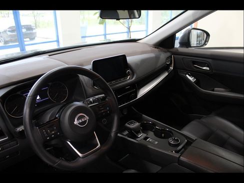 Used 2023 Nissan Rogue SV w/ SV Premium Package AWD/4WD image 13