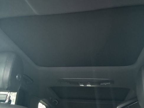 Used 2019 Land Rover Discovery HSE image 12