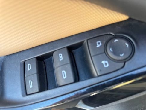 Used 2025 Chevrolet Equinox ACTIV w/ Convenience Package III FWD image 17