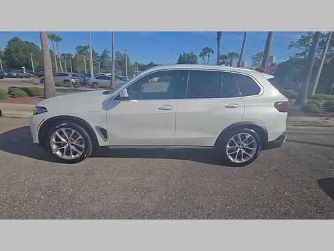Certified 2025 BMW X5 xDrive50e w/ Premium Package image 27