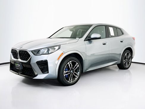Used 2025 BMW X2 xDrive28i image 3