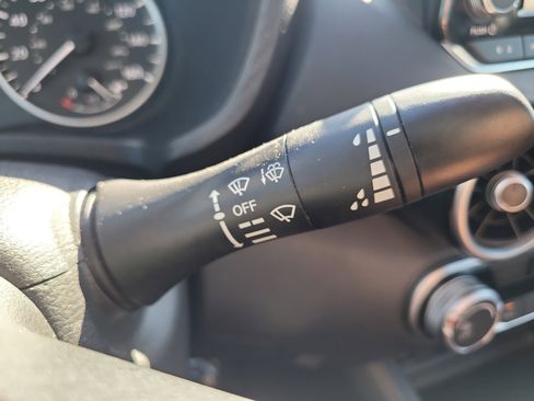 Used 2025 Nissan Sentra S image 29