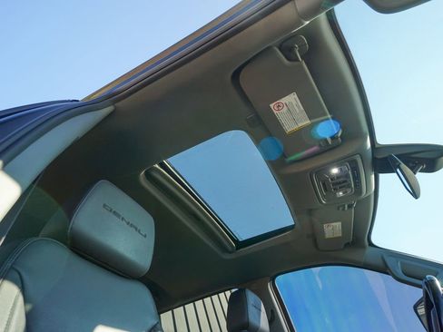 Used 2022 GMC Sierra 3500 Denali image 33