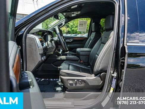 Used 2025 GMC Yukon XL Denali image 19