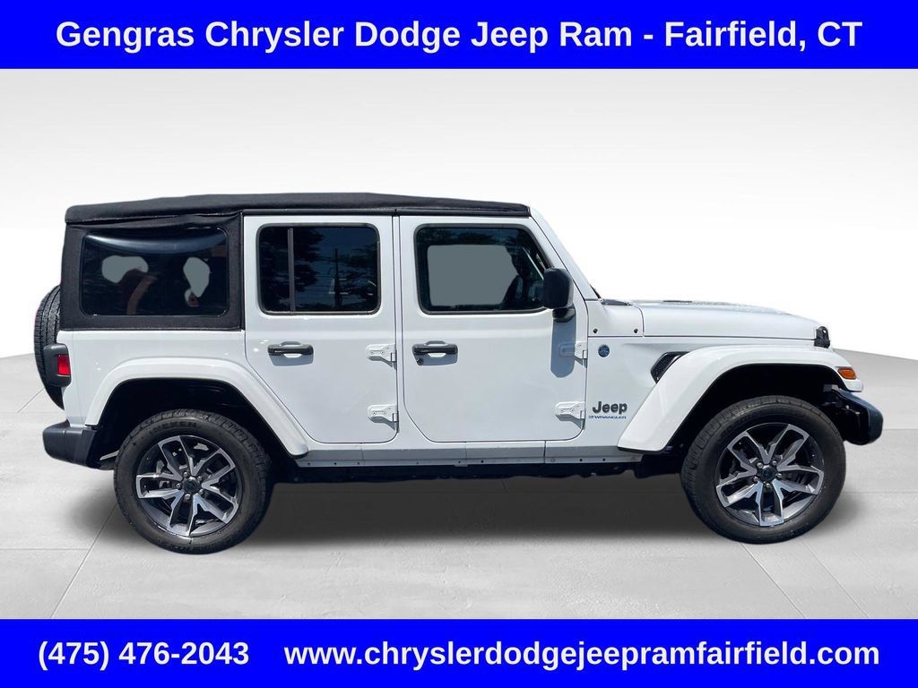 Certified 2024 Jeep Wrangler Unlimited w/ Convenience Group AWD/4WD image 8
