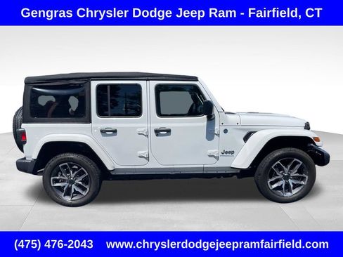 Used 2024 Jeep Wrangler Unlimited w/ Convenience Group AWD/4WD image 8