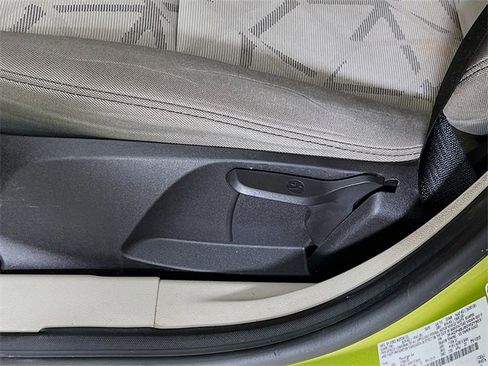 Used 2013 Ford Fiesta SE image 11