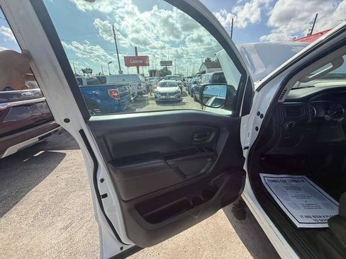 Used 2022 Nissan Titan 2WD King Cab image 15