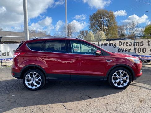 Used 2013 Ford Escape Titanium w/ Class II Trailer Tow Pkg AWD/4WD image 2