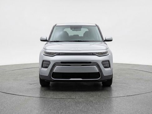 Used 2025 Kia Soul LX w/ LX Technology Package FWD image 2