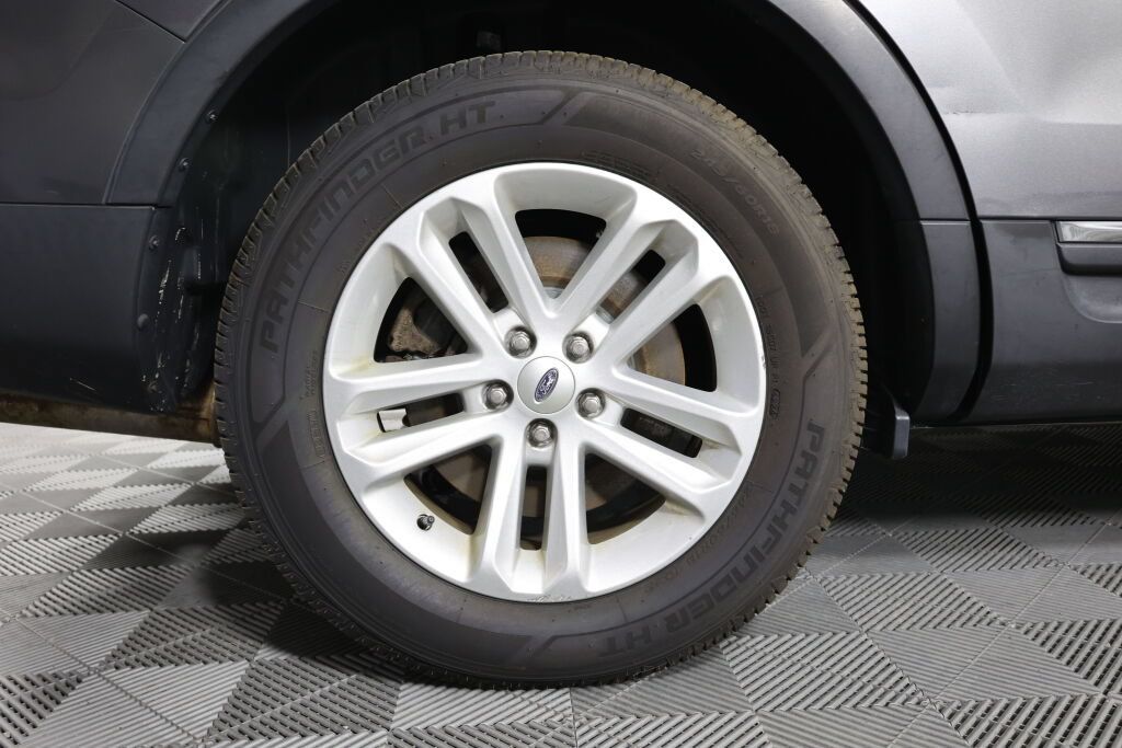Used 2014 Ford Explorer XLT w/ Equipment Group 202A FWD image 7