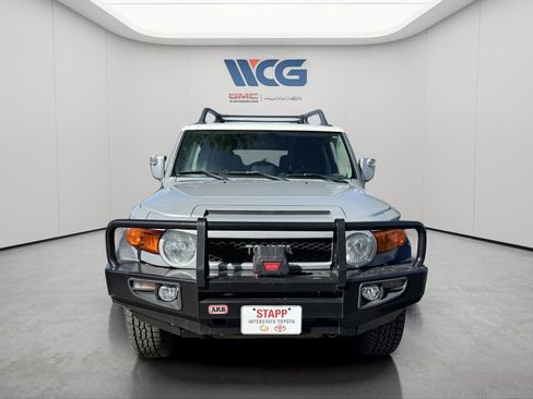 Used 2014 Toyota FJ Cruiser 4WD w/ Upgrade Package image 2