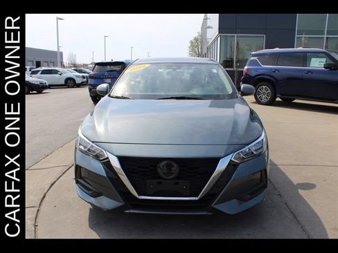 Used 2022 Nissan Sentra SV FWD image 2