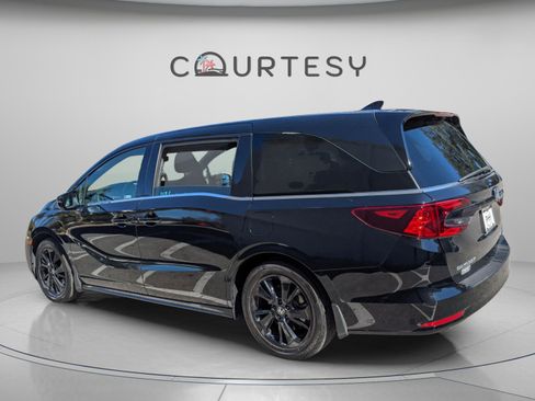 Used 2023 Honda Odyssey Sport image 6