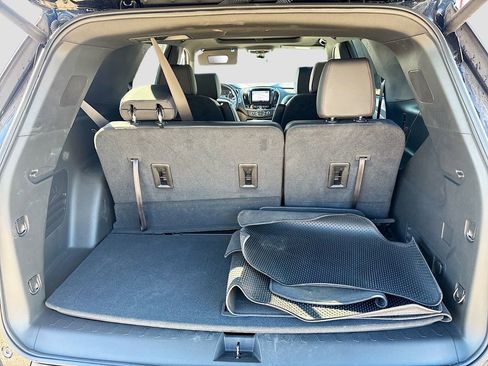 Used 2023 Chevrolet Traverse RS image 28