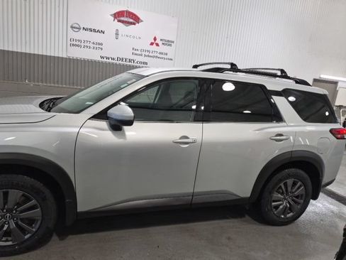 Certified 2024 Nissan Pathfinder SV AWD/4WD image 6