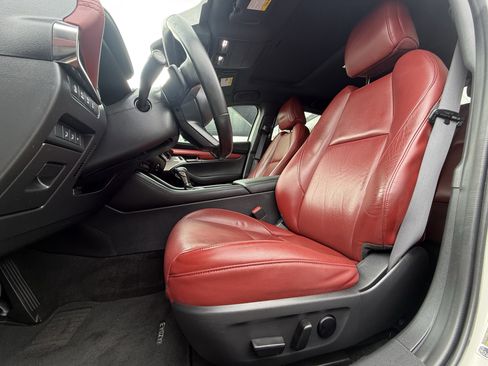 Used 2021 MAZDA MAZDA3 Hatchback w/Premium Plus Pkg image 15