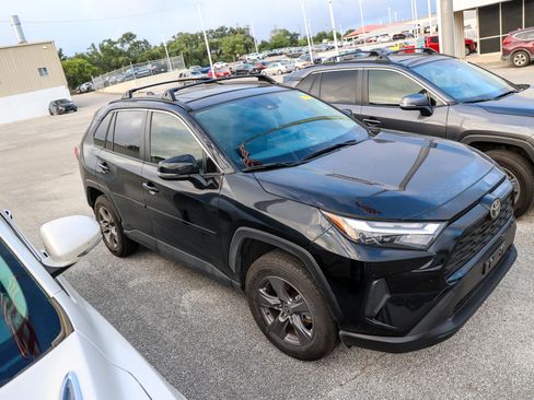 Used 2025 Toyota RAV4 XLE w/ Convenience Package AWD/4WD image 7