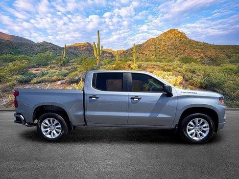 Used 2025 Chevrolet Silverado 1500 Custom RWD image 3