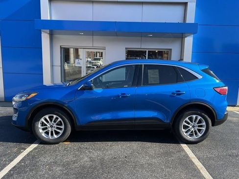 Used 2020 Ford Escape SE image 5