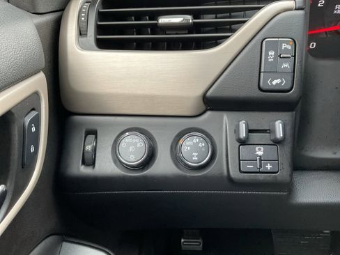 Used 2016 GMC Yukon XL Denali w/ Open Road Package image 21