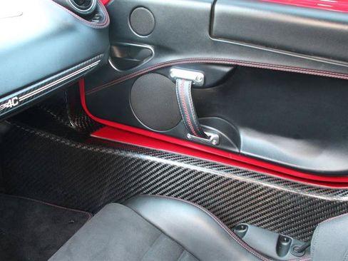 Used 2015 Alfa Romeo 4C Launch Edition w/ Convenience Group RWD image 32