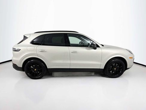 Certified 2023 Porsche Cayenne AWD/4WD image 8
