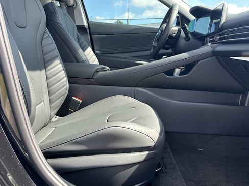 New 2026 Hyundai Elantra Limited image 15