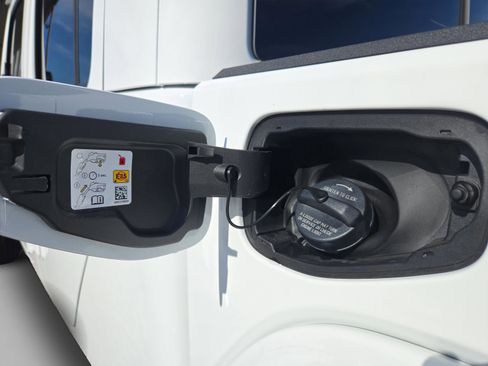 New 2025 Jeep Gladiator Sport image 45