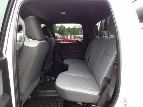 Used 2024 RAM 5500 Tradesman w/ Chrome Appearance Group AWD/4WD image 32