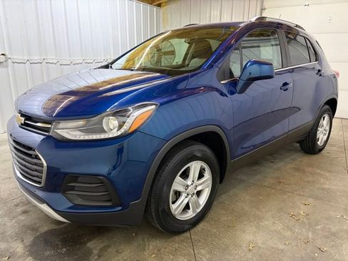 Used 2020 Chevrolet Trax LT w/ LPO, Protection Package AWD/4WD image 3