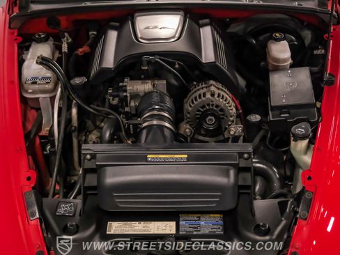 Used 2004 Chevrolet SSR w/ Preferred Equipment Group image 3