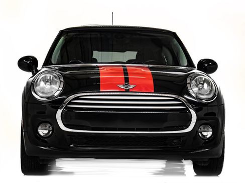 Used 2015 MINI Cooper 2-Door Hardtop image 8