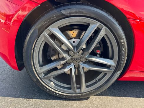 Used 2014 Audi R8 V8 w/ Convenience Package image 37