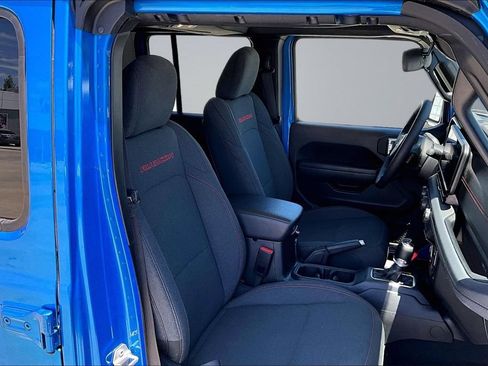 Certified 2025 Jeep Wrangler Unlimited Rubicon w/ Convenience Group AWD/4WD image 16