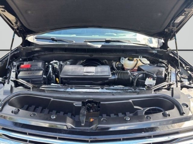 Used 2025 Chevrolet Suburban Premier AWD/4WD image 50