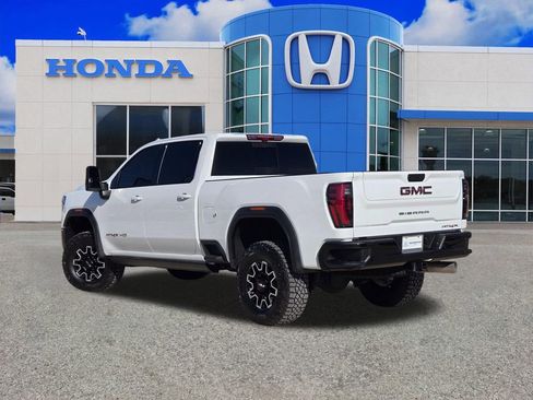 Used 2026 GMC Sierra 2500 AT4X image 5