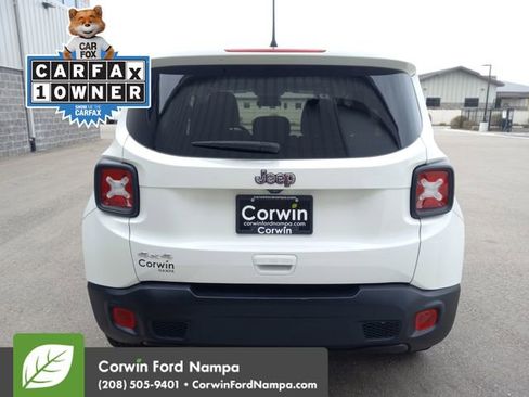 Used 2023 Jeep Renegade Latitude image 4