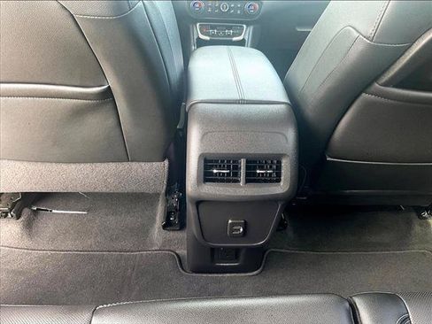 Used 2023 GMC Terrain SLT FWD image 26