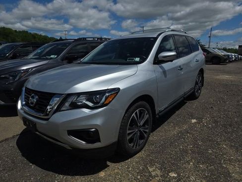 Used 2020 Nissan Pathfinder Platinum AWD/4WD image 10