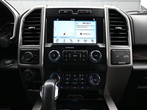 Used 2019 Ford F150 Lariat w/ Trailer Tow Package AWD/4WD image 17