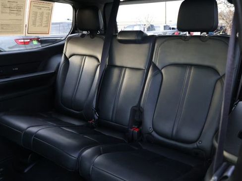 Used 2024 Jeep Wagoneer Series III image 11